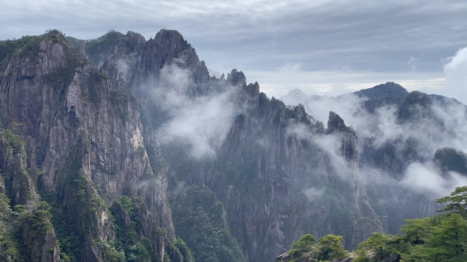 West-Sea-Grand-Canyon-Huangshan